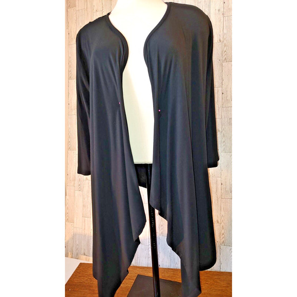 Red Woman's Black Open Front Cardigan Jacket Size XL Beautiful Lace Accent Back - Picture 2 of 13